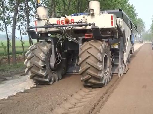 RZ2300，項城S102省道水穩(wěn)冷再生